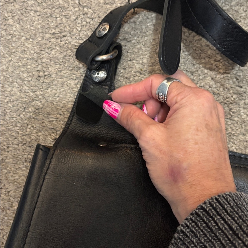 Patricia Nash Classic Black Leather Crossbody Bag - Picture 9 of 9